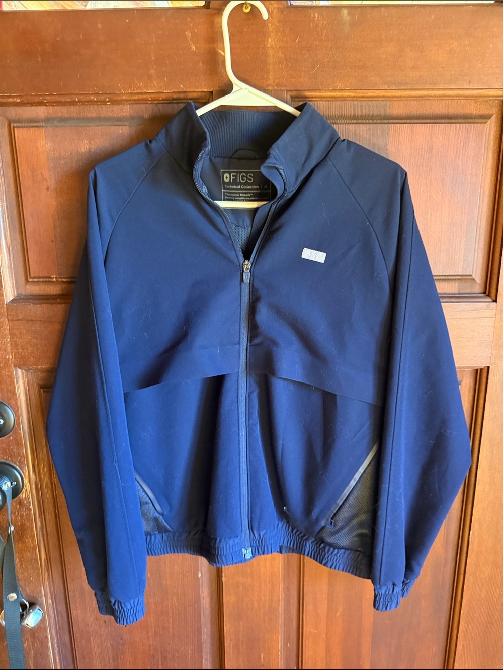 FIGS Women’s Navy Full-Zip Scrub Jacket